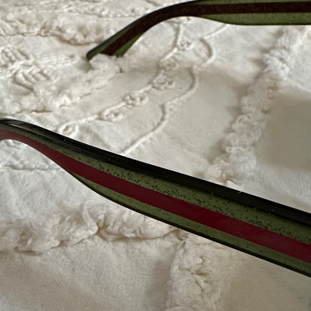 Authentic Gucci Black Sunglasses with Green and Red Accents - Picture 5 of 9